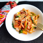 .#今日の昼食正田醤油さまの『ホットケチャップ』🍅🌶を使いシンプルなナポリタン🍝を作りました。普通のケチャップを足さなかったので、かなりの量を使いオトナの辛さになりました🔥でも辛いけれ&hellip;のInstagram画像