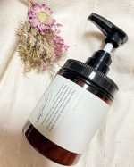 髪のパサつき・傷みに悩みどのシャンプーを使用したらいいのか悩んでいました🥲その時に出会ったのがこのcocone クレイクリームシャンプーです😌🤍なめらかな泡立たないシャンプーで頭皮を&hellip;のInstagram画像