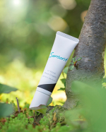 □ @sunsoritU&middot;Vlockベースクリームをお試しさせていただいてます。皮膚科や美容皮膚科等で取り扱いもある日焼け止め。SPF50+　PA++++ウォータープルーフだけど石鹸で落&hellip;のInstagram画像