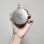 💆乾燥しやすいあたしの肌に合ってたフェイスパウダーマスクにメイク付きにくくてそれも嬉しかった🥺2枚目：右半分にパウダー付けてるけど白浮きもせず自然でした🙆&zwj;♀️3枚目：実際使用してる写真、&hellip;のInstagram画像