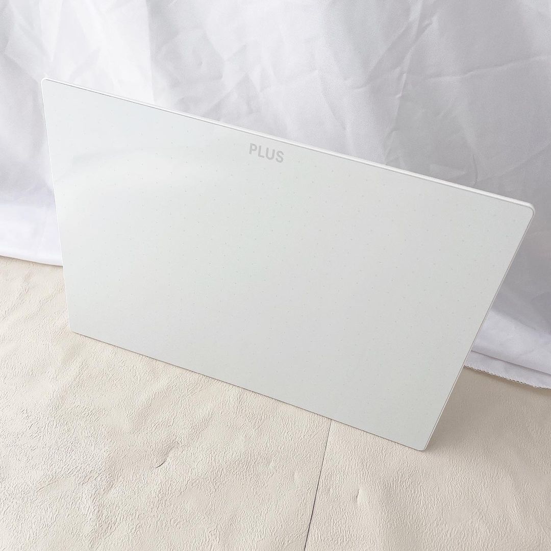 口コミ投稿：𓍯家庭用ホワイトボード「インテルナフロート」スタイリッシュなホワイトボード発見💡…