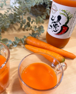 出口崇仁農園 様の奇跡の人参ジュースをお試しさせていただきました🥕🥕一言で言えば「人参！！」を飲んでる！！って感じ✨✨だけど臭みや苦味は全くなくフルーツみたいな甘い人参ジュース！！嬉し&hellip;のInstagram画像