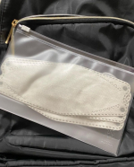 最近は暑くなってきたり5類に変わりマスクをする機会がだいぶ減りましたよね。でも人混みや公共機関ではまだつけた方がいいかもしれないって時に予備で持ってると安心しますよね。今まではジップロックなどに入&hellip;のInstagram画像