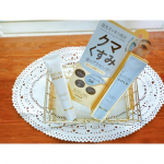 ミックコスモの金のプラセンタもっちり白肌濃クマトリーナ👁✨濃厚なテクスチャーのアイクリームだけど、塗ったらべたべたせず、スッと馴染んでくれる使用感が気に入っています😊最近疲労なのか寝不足なのか&hellip;のInstagram画像