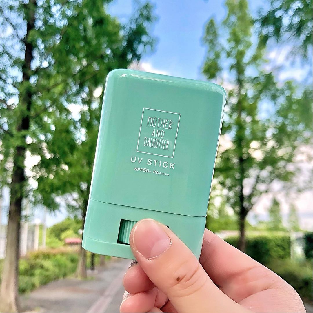 口コミ投稿：.UV対策しながらお肌ケア☀️✨スティックタイプで手を汚さずさっと濡れる！マザーアン…