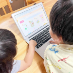 英語教育は習慣化が大事🥰⁡ベビーパークの通信の英語育児講座を受け始めてから約1週間！⁡⁡デジタル絵本やアニメ、フラッシュカードなどに毎日取り組み、生活の中に英語を組み込んでいくのだ&hellip;のInstagram画像