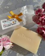 .*･ﾟ　.ﾟ･*.《アンティアンの手作り洗顔石鹸》「ラベンダーハニー」使わせて頂きました✨なんとなんと原始的な手作り石鹸のコールドプロセス製法で、石鹸ができ上がるまでに40日間かかるらしいです&hellip;のInstagram画像