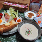 .おはようございます😊今朝は #シェフズリザーブ　#北海道産たまねぎ冷たいクリームスープ で #朝ごパン北海道産たまねぎにチーズとマッシュルームをかくし味に加え、なめらかでコク豊かなクリーム&hellip;のInstagram画像