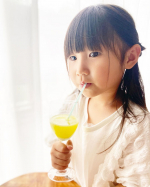 『こどもフルーツ青汁&times;はなかっぱ』のモニターもさせていただきました♪コラボパッケージが可愛いフルーツ青汁♪おいしく"野菜"の栄養を摂れちゃう優れ物☆おいしく、たのしく飲めました☆#スク&hellip;のInstagram画像
