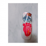 .🎀 薬用柿渋　帰ってスグの足洗いソープ.足指、足甲、足裏の気になる臭いをスッキリ。ニオイの原因菌を殺菌、汚れ・汗を洗浄。スプレーすると泡が出てくるので楽ちんです。これからの時期とにか&hellip;のInstagram画像