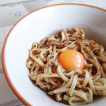 😋なべやき屋キンレイの台湾まぜそばを食べてみました。●内容量 1食入り●冷凍保存こちらは台湾まぜそばの元祖"麺屋はなび"監修の商品です。調理方法は電子レンジで5〜6分温めるだけ♪皿に盛&hellip;のInstagram画像