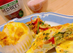 あさごぱん🍞#かぼちゃの蒸しパン#スパニッシュオムレツトマト、かぶ、にんじん、じゃがいも、春菊入り#エシャレットの塩昆布和え #ビーツバナナスムージーおはようございます☀図書館で借り&hellip;のInstagram画像