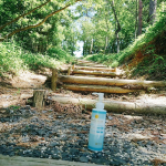 🌿日常のひとコマ🌿初めて通った山道で展望台を見つけ、プチハイキング！！すれ違う方と『こんにちは！お気をつけて😊』など挨拶するのが楽しいです😊30度超えの日に階段登るのキツかった〜汗だくにな&hellip;のInstagram画像
