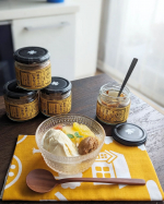 おうちカフェ北海道産の&ldquo;焦がし焙煎きな粉&rdquo;を用いて、蜂蜜と加工黒糖で味付けした「薬売りのねりきなこ」優しい甘さで、ほんのり香ばしさもあるペーストです。ノンコレステロールでイソフラボンたっぷり&hellip;のInstagram画像
