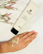 洗顔でエステ級✨金曜日の夜だけは自分に時間をかけたいなと思っています😌ほんの少しだけ丁寧に工夫するだけで、肌も変わってきます💕ピーリングで有名なDETクリアですが、クレイフェイスウォッシュと&hellip;のInstagram画像