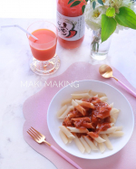 💫在宅ランチ🍝✔️たっぷりチーズボロネーゼのペンネ&rarr;ハチ食品のたっぷりシリーズ。2人前なので、余りは容器に移して保存。他にも、たっぷりナポリタン/たっぷりミートソース/たっぷり柚子胡椒きのこ&hellip;のInstagram画像