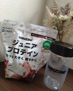 ジュニアプロテイン始めましたほぼ4児ワンオペ育児ももうすぐ9年夏はこどもたちのリクエストがざるラーメン、ソーメン、うどんが多く、麺類で簡単にご飯を済ましがち、、、少しでも栄養を取れるように&hellip;のInstagram画像