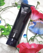 皮脂が増える暑い時期こそ、ゲルクレンジングがオススメ(ง ˙᷅ᵌ˙)ง・モイストゲルクレンジングは成分のほとんどが美容液成分だから、クレンジング後の肌の潤いが感動モノ🤩・保湿成分だけでメイク汚&hellip;のInstagram画像