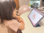 2歳をすぎてから英語を聞かせたり、習ったりするのがいいと知りベビーパークの英語育児講座を始めてみました(&bull;ө&bull;)♡英語の勉強というよりも日本語のように習得し、身につけていくというのに魅力を感じまし&hellip;のInstagram画像