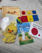 オモチャが3つ🧸絵本が2冊📚新しいものに興味津々の6か月ベビー👶🏻ボール⚾️パペット🧸型はめ🧱どれも興味津々でした❗️見た目も可愛くて、ママ的にも満足🎵6か月ベビーにおすすめの声かけや教&hellip;のInstagram画像