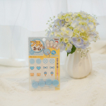 ..プチっとネーム取付け簡単のワンタッチのおなまえつけ＆目印つけグッズ.ﾟ･*. 選んで貼れる耐水性シール20枚入りなのがうれしい☺️くるっと裏返してなまえを隠すこともできます！&hellip;のInstagram画像