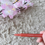 黒龍堂様よりアイライナーをお試しさせていただきました🌸キングダムのアイライナーは発色が良く、色の持ちも良く、理想通りのアイライナーでした。0.1mmの極細筆でとっても描きやすく、描いた瞬間に&hellip;のInstagram画像