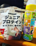 yaaaaaasuka✨ WINZONE ジュニア プロテイン ミルクココア味✨最初作ってからダマを無くしてだいぶ上手に作れるようになりました😆特に長女がお気に入り✨この子は牛乳が嫌いだから&hellip;のInstagram画像