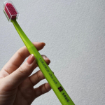 ねーこれまじでやばい！歯茎にあたってもめちゃめちゃ柔らかい！磨くのが気持ちいいまである、これおすすめなのでぜひ。#PR #株式会社クラデンジャパン #クラプロックス使ってみた #天使の歯ブラ&hellip;のInstagram画像