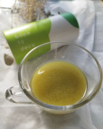 連日暑すぎる☀暑いとどうしてもサラッと軽く食べられるものに頼りがちだけど、果たしてちゃんと栄養とれているのかな🥲？と心配もしてる😂でも、私は毎日青汁飲んでいてそれで栄養バランスも整えている感覚&hellip;のInstagram画像