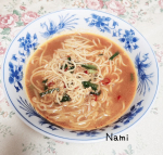 なべやき屋キンレイお水がいらないシリーズ♡冷凍食品なのに本格派のラーメンやうどんが食べられます✨分量の調節も入らずそのまま鍋にいれるだけの簡単さで忙しいときにもうれしい台湾ラーメン🍜&hellip;のInstagram画像