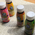 cocoahime12.CMで気になっていた完全メシスムージーを4食お試し。.33種類の栄養素がこの1本で摂取できてビタミンミネラルなども豊富なお手軽メシ。.忙しい朝やお昼時間がないと&hellip;のInstagram画像