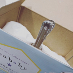 mikan.910今日の札幌は1日中よく降りましたね〜☔洗濯物も乾きが遅かったですが、粉石鹸のハーブの香りは部屋干し臭がなくて助かります😊ジッパー付きじゃないので洗濯バサミで止めてるっていうと&hellip;のInstagram画像