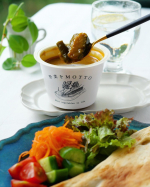 毎日暑くてカレーが食べたくなりますが我が家の場合、カレーを作るときは子どもの口に合わせるのでどうしても辛くないカレーになります。夏野菜なんかを入れると子どもが食べなくなることもあり、たまには美味し&hellip;のInstagram画像