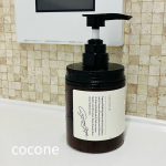 1本で縮毛矯正レベルのcoconeを使ってみました👀❤️使用して数週間&hellip;🐣🔸癖毛🔸多毛🔸太め🔸固め🔸カラーなしの髪質ですがこれはすごい！リアルにストレートになる。若い頃にあ&hellip;のInstagram画像