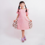 𓂃𖤥𖥧𖥣⋆* u0040mikitttty071226 他の投稿/保存は👆🏻から◎u0040nissen_kids_official のおしゃワンピ👧🏻💗肩のフリルとサイドのチェックがたま&hellip;のInstagram画像