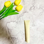 mariko.k.p暑さでムレやニオイが気になるデリケートゾーン私はくすみも気になるのでWaphytoインティメイト ブライトニングクリームでケア✨摩擦や肌荒れから守ってくれる薬&hellip;のInstagram画像