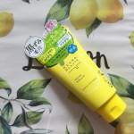 .🍋💛🌈　.、#PR毛穴専門スキンケアケアナボーテの黄色のパッケージが可愛い毛穴丸洗いスクラブ洗顔がお気に入り💛u0040meishok夏場は皮脂で毛穴の汚れが溜まりがち🫣微細&hellip;のInstagram画像