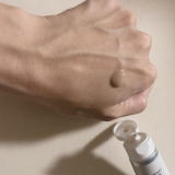 シミが気になる部分に！