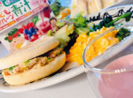 朝ごはん🥞#イングリッシュマフィンサンドツナ、トマト、アボカド、#スクランブルエッグ #つるむらさきのソテー#こどもフルーツ青汁　有限会社ルーティさんから提供いただきました！朝ごはんです&hellip;のInstagram画像