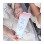 ...《 親子で使える日焼け止め🧴 》▷ マザーアンドドーター / UVボディ&フェイスジェルNSPF 50 PA++++全身に使えるウォーターUVジェル！肌にスーッと馴染ませると水に&hellip;のInstagram画像