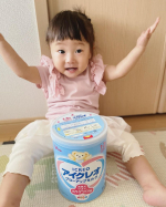 届いてあいちゃん喜んでました♡ u0040icreo_official  様モニターやらせてもらいありがとうございます&uml;̮⃝あいちゃんは基本ミルクは飲んでなくて、体重の伸びが悪いため離乳食に使用し&hellip;のInstagram画像