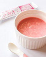 スクスクのっぽくんのこどもフルーツ青汁。牛乳好きだから牛乳に混ぜたり、ヨーグルトは食べてくれるからヨーグルトに混ぜたり暑いから冷たいのだったら食べてくれるかもと凍らせてアイスにしてみたり&hellip;&hellip;のInstagram画像