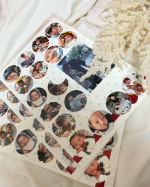 .みんなのシール 様以前バッチを作ってもらったんだけど今回はシール！🥰写真を選んで、好みで切り抜いたり並べたりして作っていくよ〜☺️30個まで配置出来るんだけど今回はこんな感じで作ってもらっ&hellip;のInstagram画像