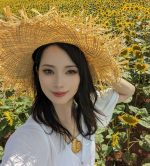 真夏に負けない⁡⁡涼しげサラサラ肌になりたい⁡⁡日々に欠かせない⁡アイテムそれは⁡ルースパウダー！！⁡⁡肌色より透明パウダーのほうが⁡汗で崩れても綺麗なのよね&lrm;&lrm;🤍⁡⁡Moist Laboの&hellip;のInstagram画像