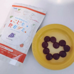 「幼児期の食べるチカラを育てる！こども食育グミ」3歳から食べられるよう、栄養バランス、安全性、美味しさ、食べやすさ、続けやすさなどを追求して開発された栄養機能食品です。こちらは1日に4〜6粒が&hellip;のInstagram画像