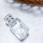 化粧水後の潤ったお肌に1滴のスクワランでシンプルケア🌼HABAのスクワランを最近使いはじめました。お肌が濡れてる状態で馴染ませてます。サラッとしたテクスチャで、ほどよーくしっとり。べたつきは&hellip;のInstagram画像