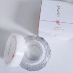 「しあわせ想い」四つ葉のクローバーから作られた成分を配合するオールインワンジェルです。ダイヤモンドカットのような容器と、中に入っている金箔でキラキラしていて見た目も綺麗❤️専用のスパチュラ&hellip;のInstagram画像