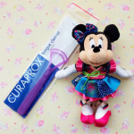 気になっていたクラプロックス u0040curaproxjapan の✨舌ブラシ✨を試してみました❗ブラシを力を入れずに優しく持って上から下へスライドして3ストロークで磨けるので、手軽に舌のケアがで&hellip;のInstagram画像