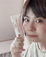 エポラーシェ　モイストクレンジングプラス　80ml小さめサイズなので持ち運びに便利ですね！早速試してみました⭐️透明なオレンジ色のジェルでやわらかいです。肌にのせるとごしごし擦らなくてもあっと&hellip;のInstagram画像