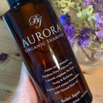 一本使ってみてビックリ‼️紫外線ダメージと湿気が多くてパサパサうねうねの髪の毛がサラサラになりました✨これからも使い続けたいシャンプーです。トリートメント不要これだけでサラサラになる不思議&hellip;のInstagram画像